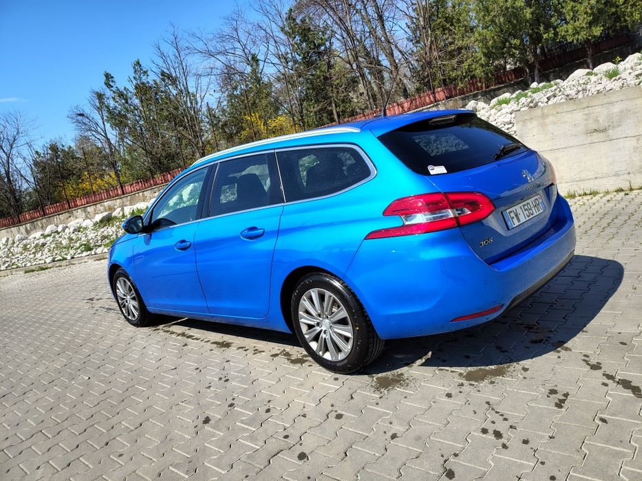 Peugeot 308 Allure/ 2021/ 1.5 Blue hdi/ Euro 6 / Navi/ Line Assist/