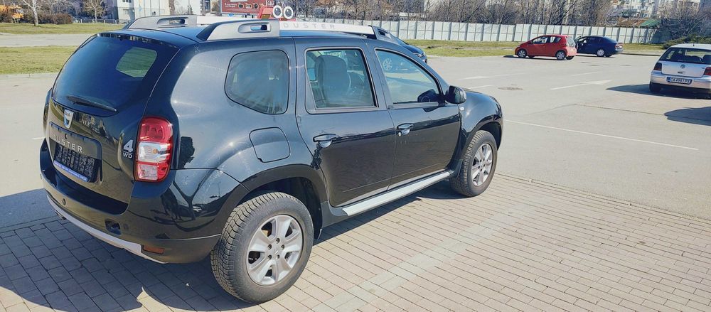 2017 Dacia Duster Laureate SCe 1.6i\LPG 4WD 6-speed / EUR 11 760