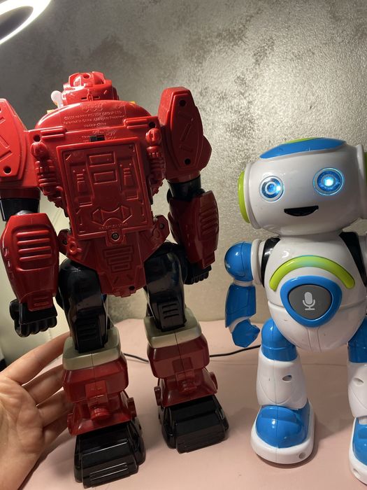 Roboti cu sunete si lumini