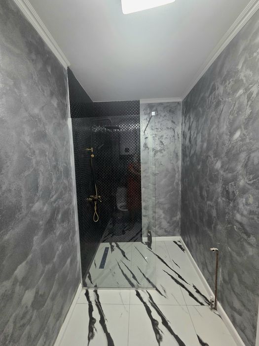 Camere duble cu baie proprie de inchiriat