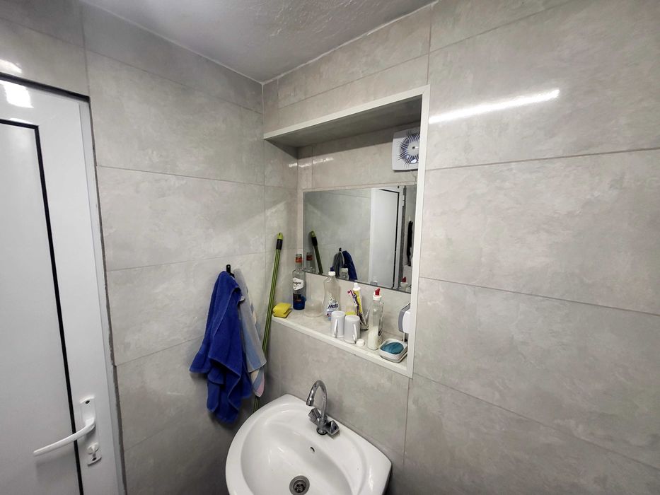 Продава се къща с двор – с. Славеево, обл. Добрич