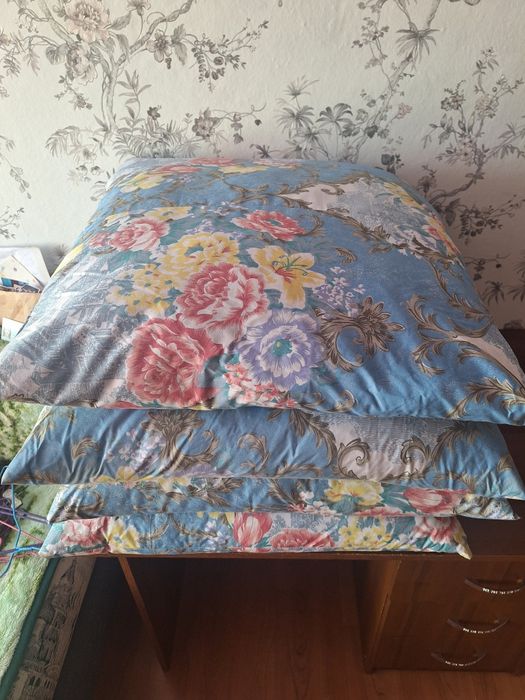 Продам подушки новые перьевые 70×70