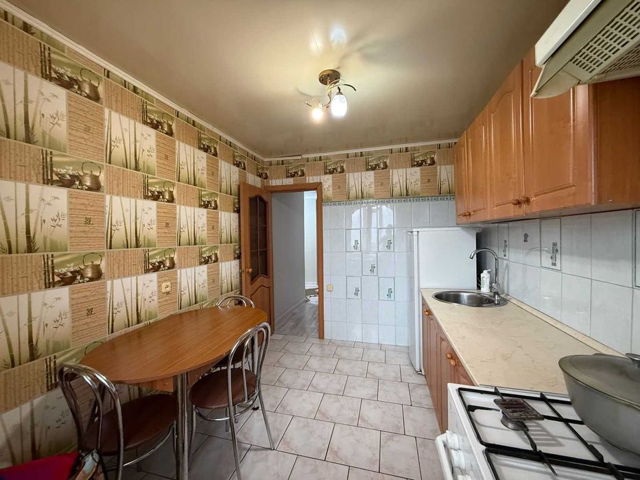 Продам квартиру 8 мкр