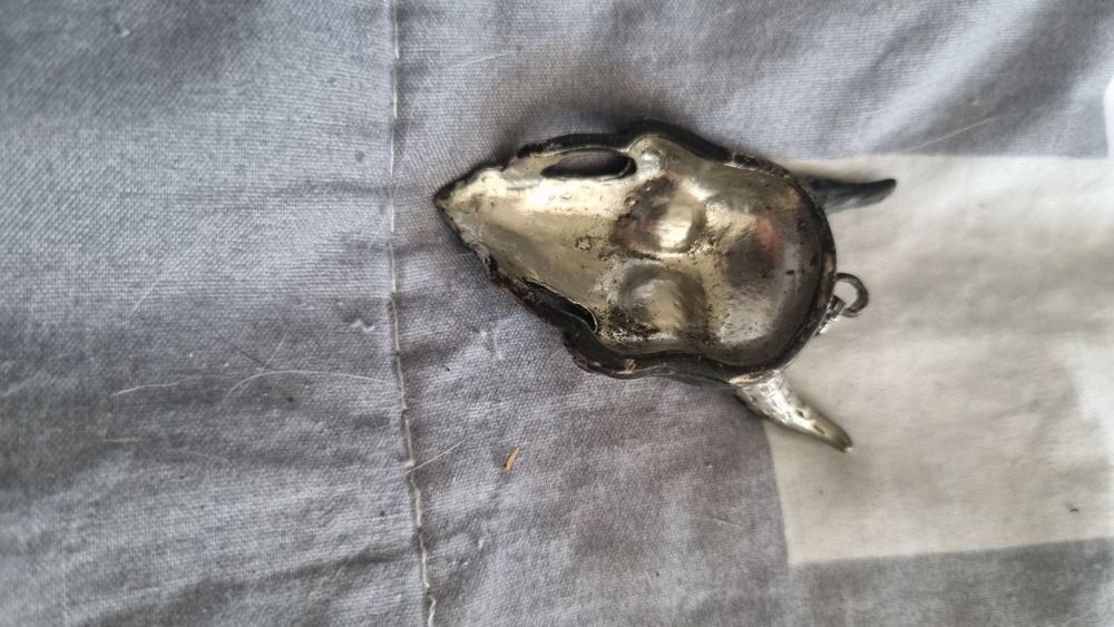 Медальон демон .