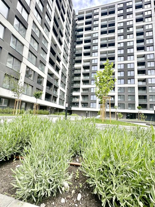 Продава 3-стаен апартамент 101 кв.м до метростанция