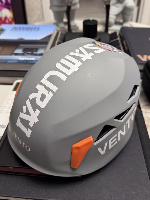 Продам альпинистский шлем (каску)“VENTO”