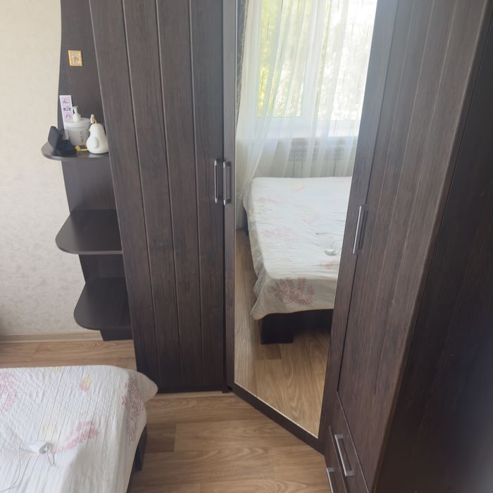 Продам спальный гарнитур