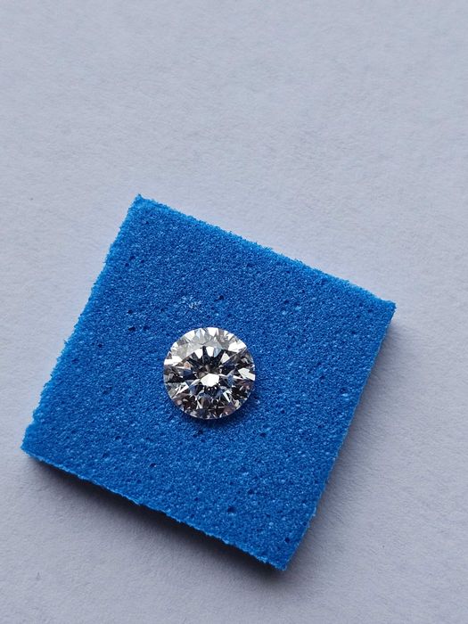 Естествен диамант с тегло 0,42 ct. и GIA сертификат