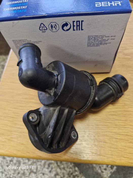 Термостат за Ауди А4 В8  2.0 дизел