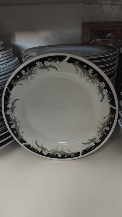 Продам тарелки 20см ,сервантного хранения