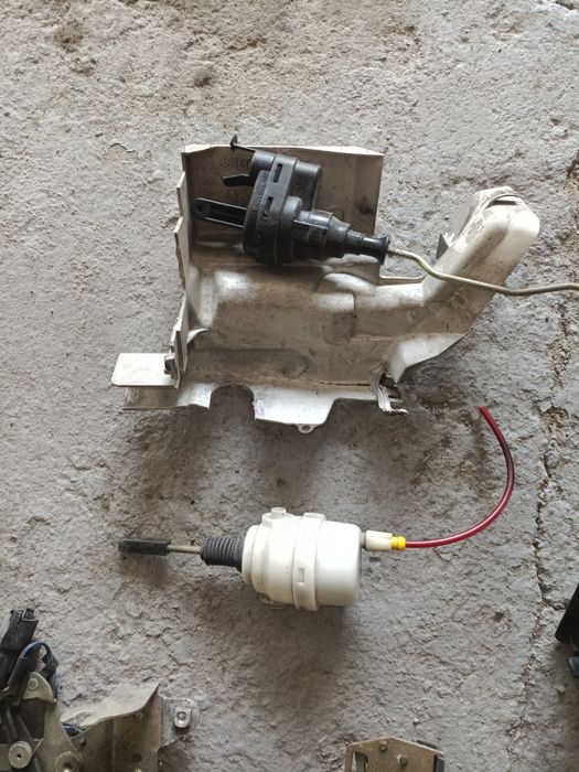 Запчасти  mersedes W 140