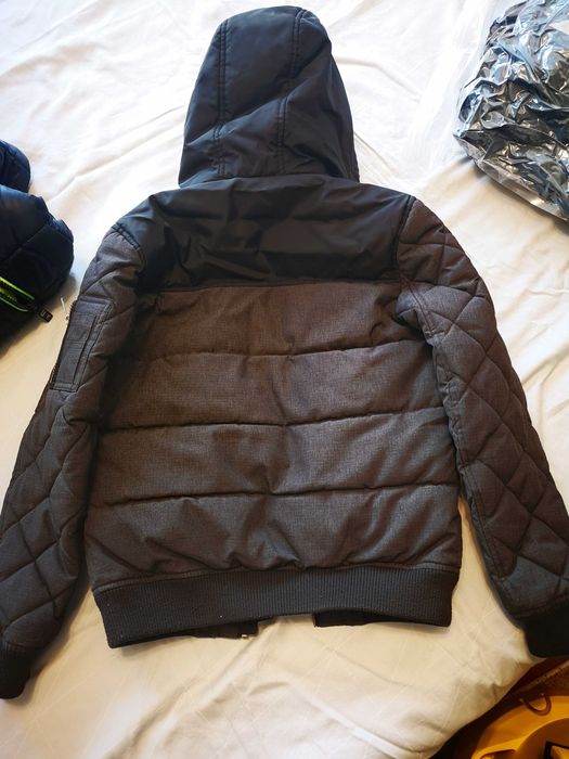 Geaca iarna copii - model baieti C&A marimea 146