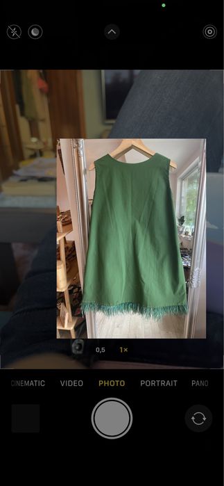 Рокля с пера в зелено