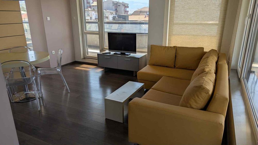 Дава се под наем Едностаен апартамент в Пловдив, Южен - 55 кв.м за 360 € - Снимка #2