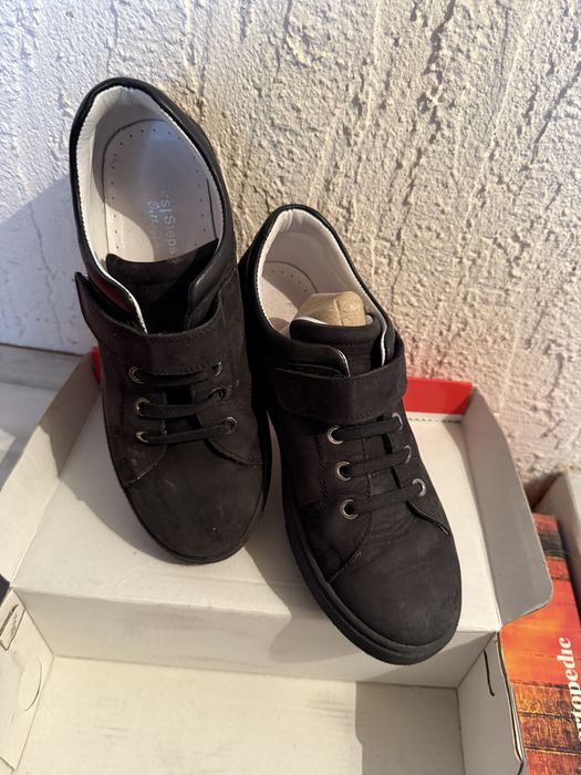 Продам детскую обувь 34-35 р-р