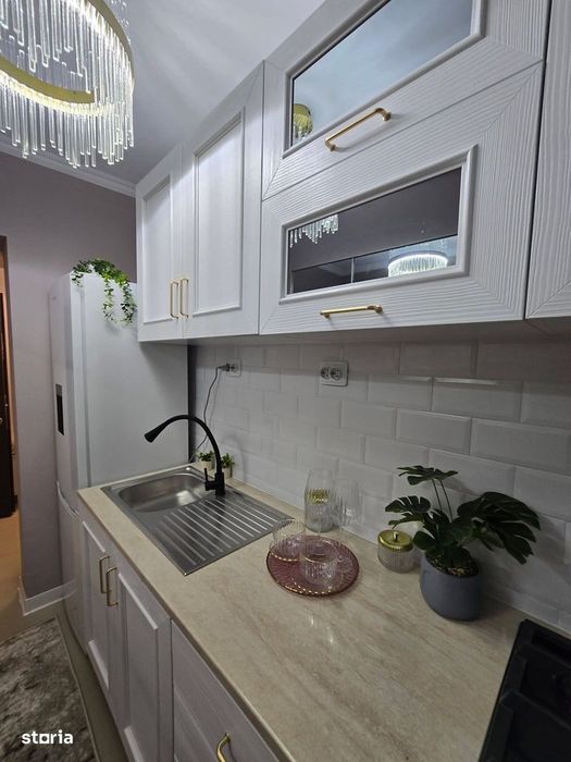De vanzare apartament 2 camere, balcon,etaj intermediar,renovat,53500e