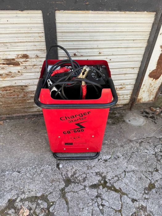 Зарядно стартерно устройство 12/24V