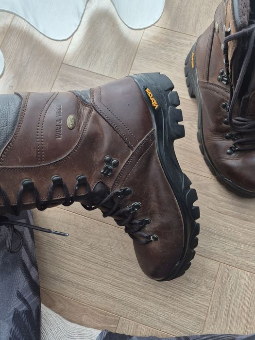 Bocanci Vibram piele maro