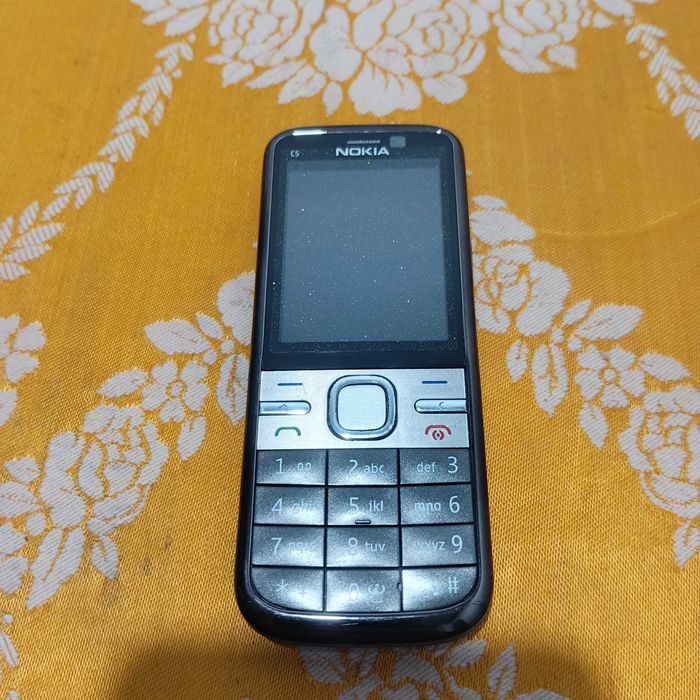 Nokia C5-00  yangi