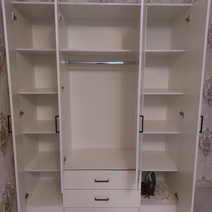 Продам шкаф шифонер