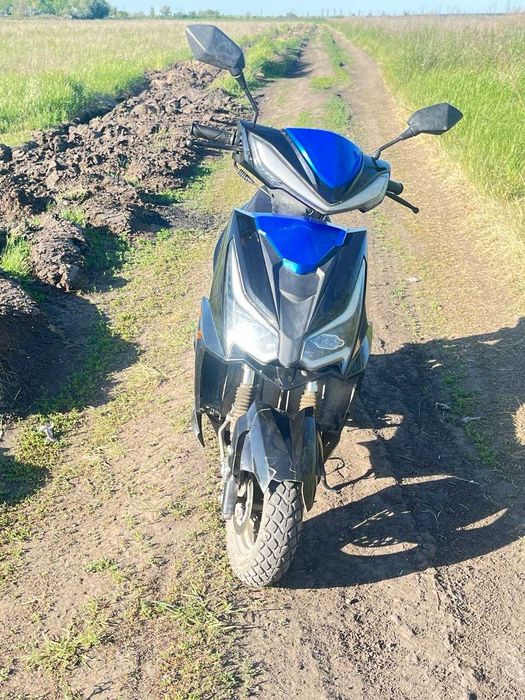 Продам скутер Nomad 700
