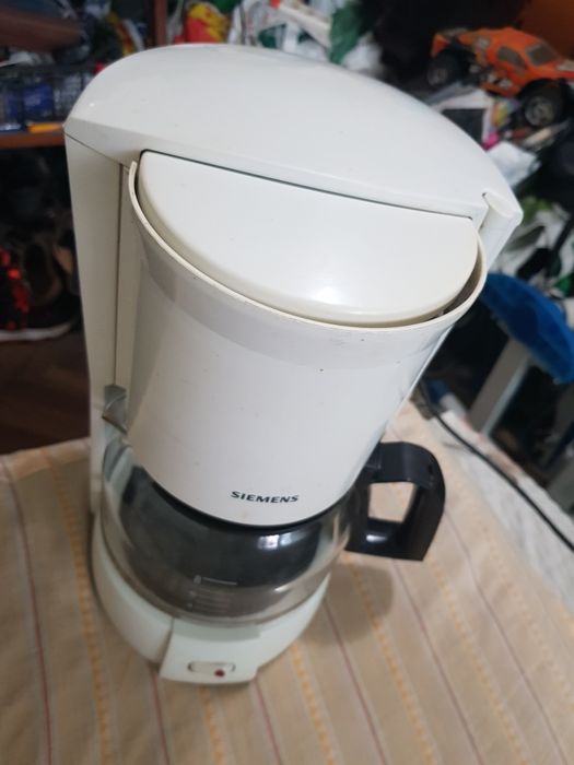 30 Lei. Cafetiera SIEMENS GERMANY. Valabil in Iasi.