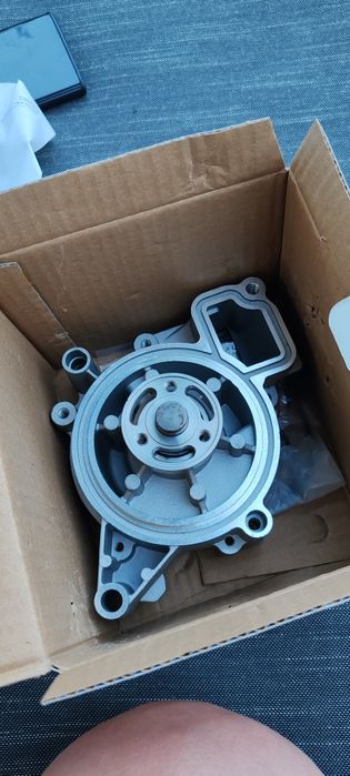 Pompa apa opel vectra C, b 2.0,2.2,, astra g,