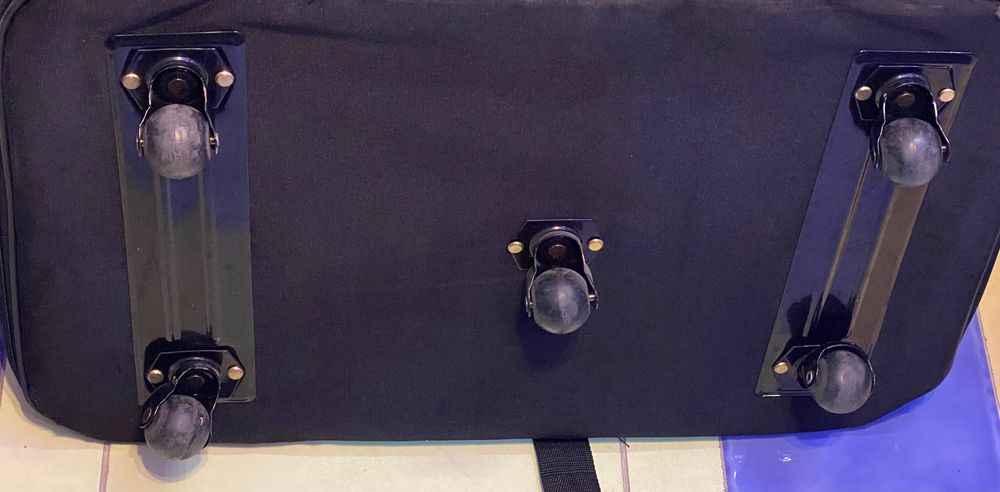 Сумки дорожные из Америки на колёсах 3-х ярусные 2 штуки