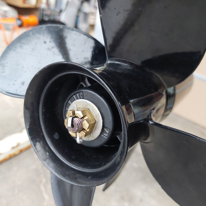 Двигател за лодка Mercury F25MH EFI къс ботуш с е-стартер/зарядно 12V