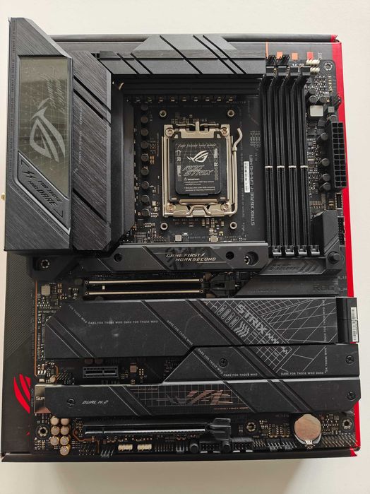 ROG Strix X670E-F gaming wi-fi