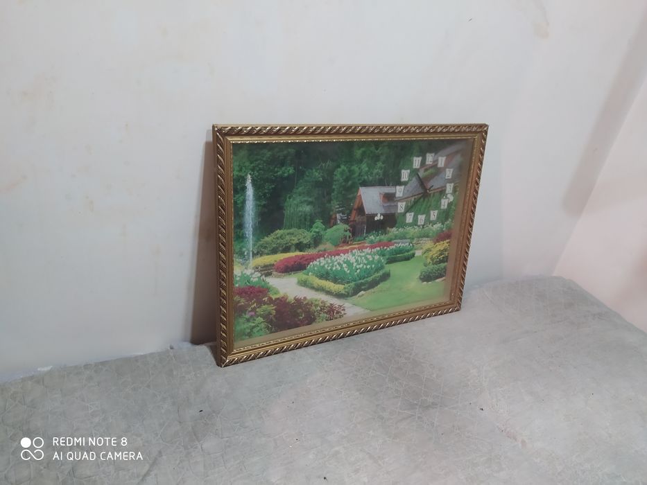 Часы настенные в рамке