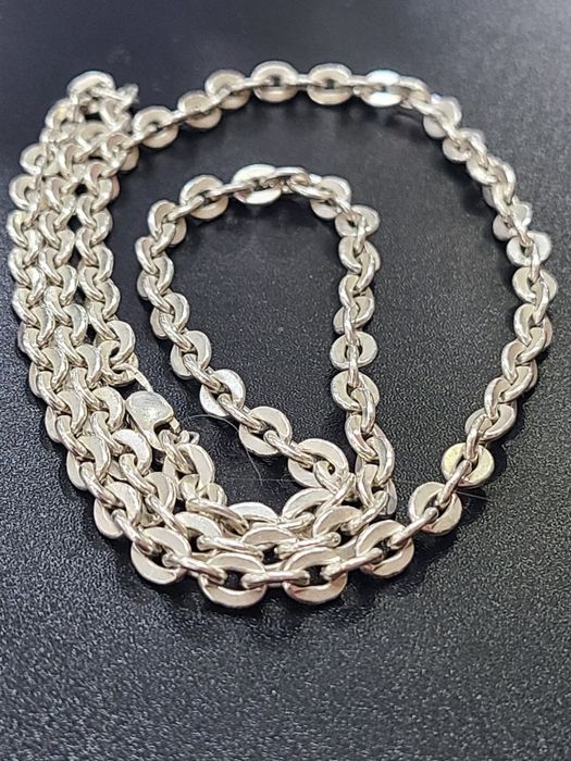 Продаётся серебро спочка