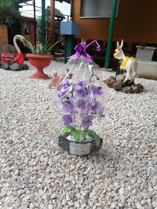 Продавам ръчно изработени цветя