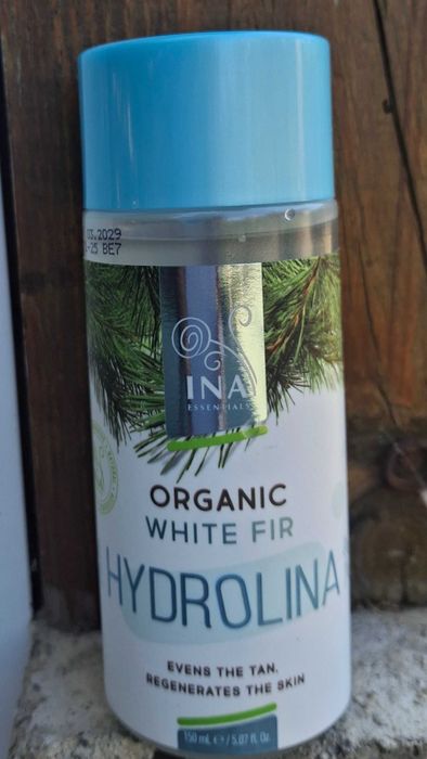 Вода за лице на INA essentials