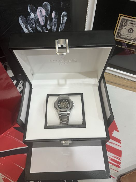 Patek Philippe Nautilus — люксовые часы