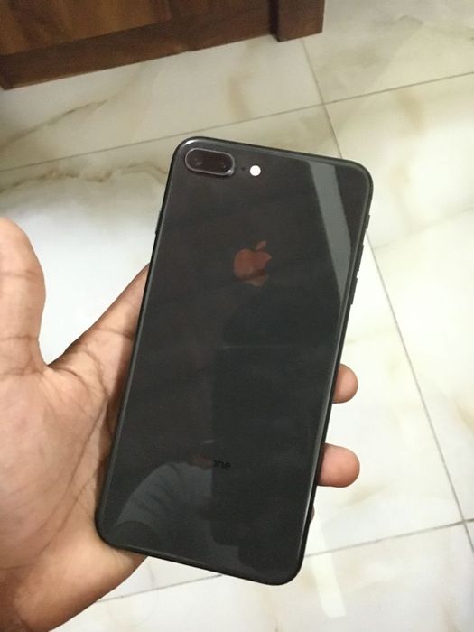 iPhone 8 plus black