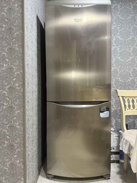 Продается холодильник «Hotpoint Ariston» б/у