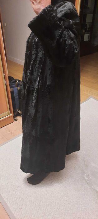 Каракульча шуба.