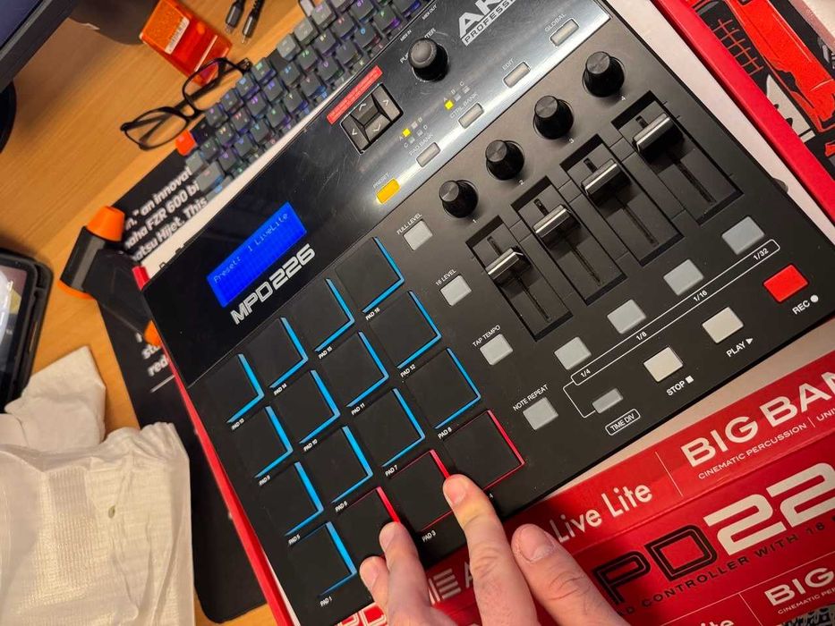 Controller MIDI Akai MPD226