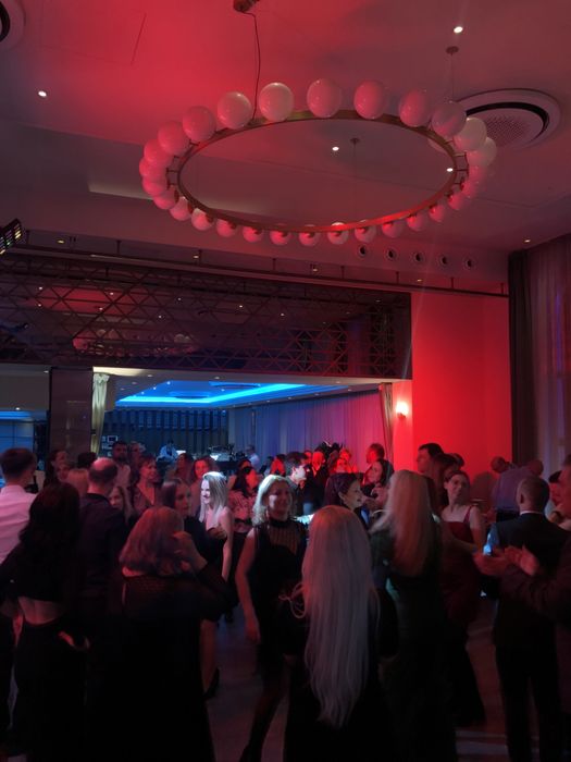 Sonorizare,Dj,Lumini,Ecrane Led,Scena,Gheata Carbonica