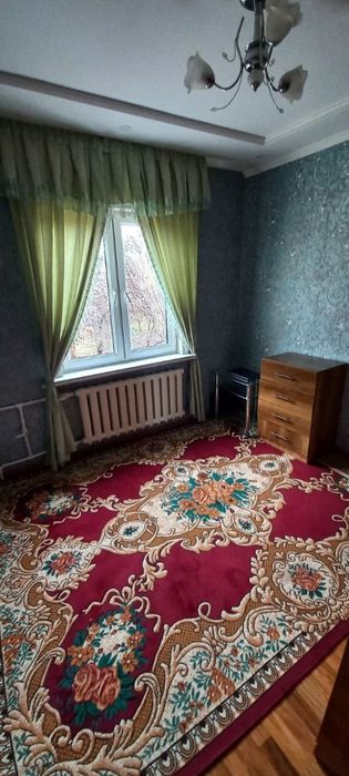 Дома  учтепа тумани 3хона 4хона КБ яшасаям болади  этаж  газ свет бор