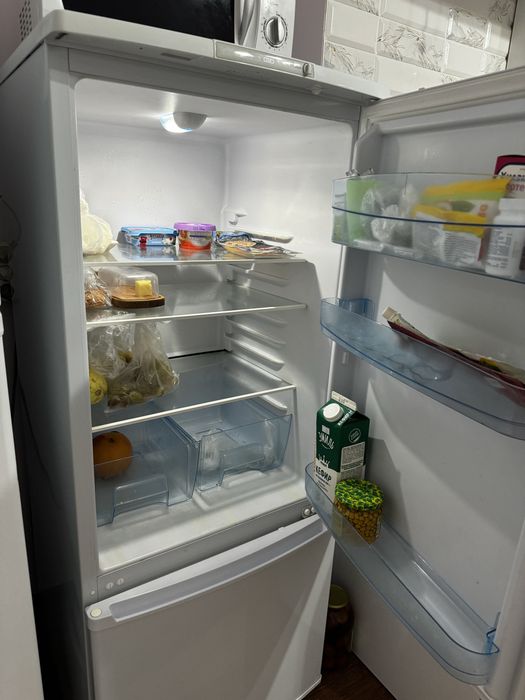 Продам холодильники бирюса и LG