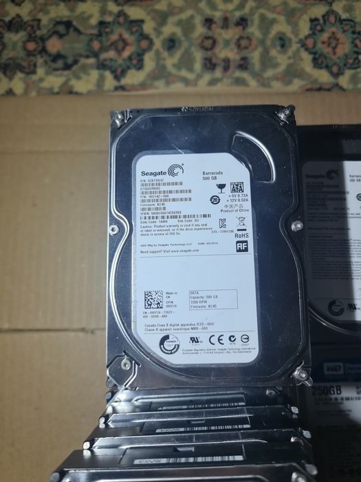 Hard Diskuri 500gb , 250gb, 160gb