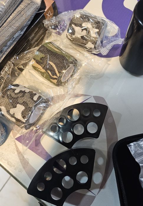 Vând kit de tatuat