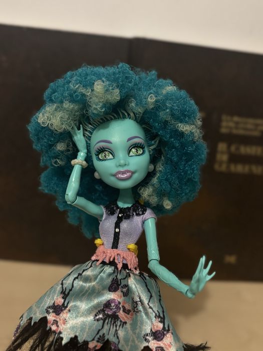papusa Monster High Honey Swamp