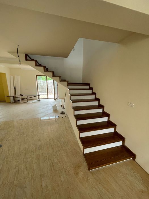 Blaturi lemn masiv, trepte lemn masiv   trepte si scari stejar,cireș,n