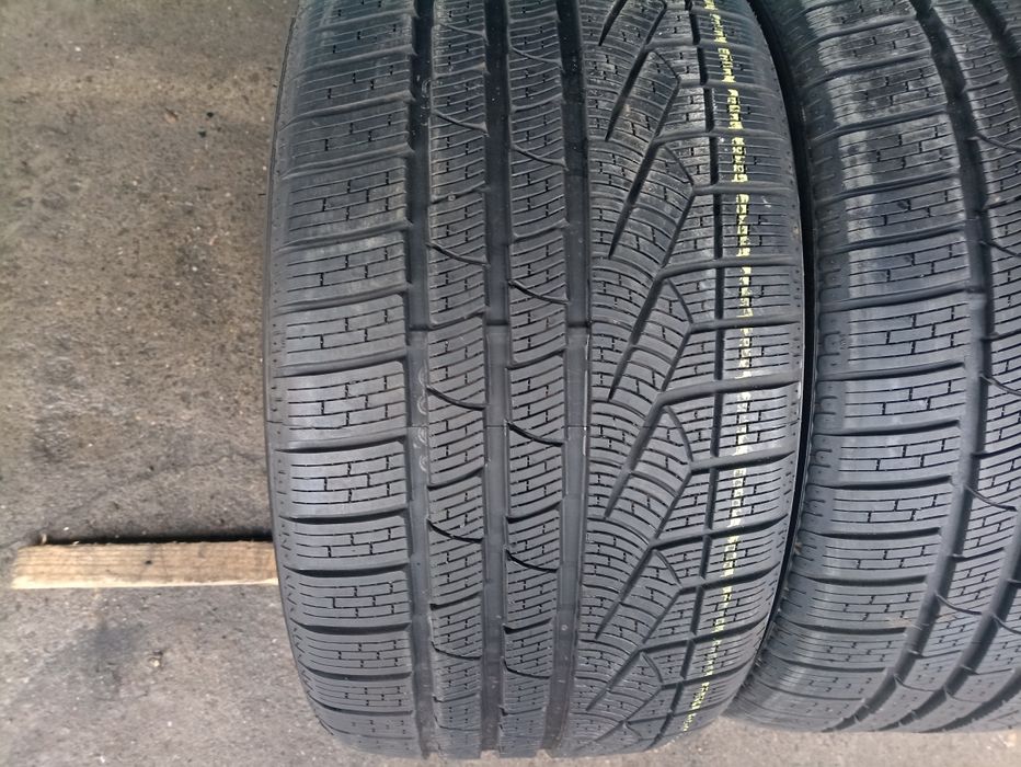 2 anvelope de iarna ca si noi Pirelli 285/35 R20 dot 2219