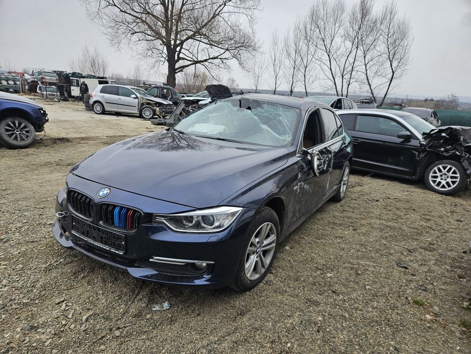 Piese BMW F30 184Cp N47D20C Far F30 Tripla F30