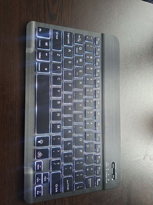 Безжична клавиатура Bluetooth