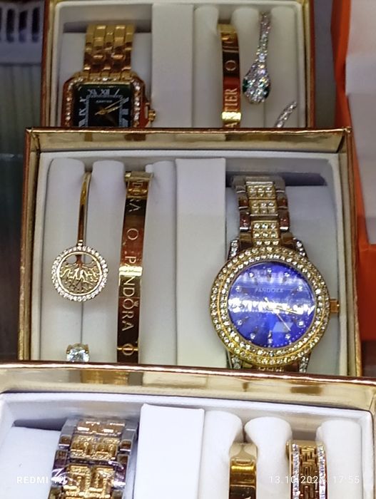 Часы  распродаже